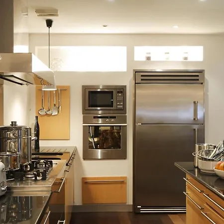 Luxury Two-story Designer Loft In Epicenter - Bright And Spacious *