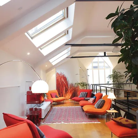 Luxury Two-story Designer Loft In Epicenter - Bright And Spacious Apartment