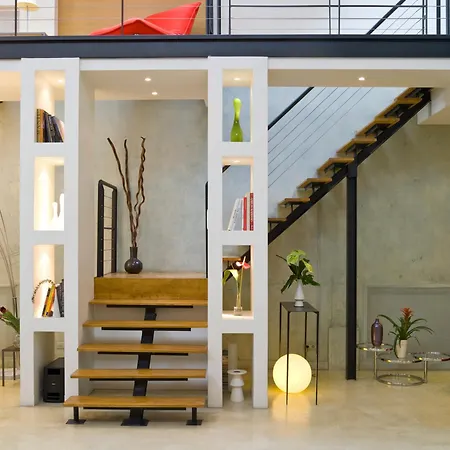 Luxury Two-story Designer Loft In Epicenter - Bright And Spacious *