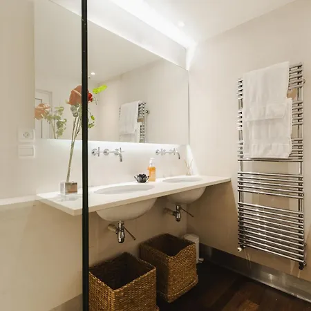 Luxury Two-story Designer Loft In Epicenter - Bright And Spacious Apartment